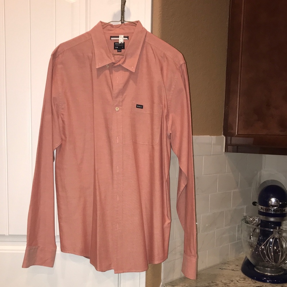 Men’s slim fit dress shirt